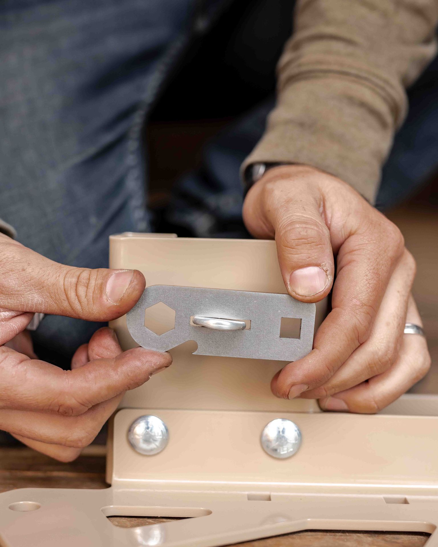 Tightening the Breakdown target stand