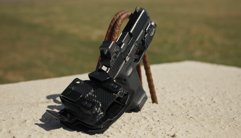 Glock 19 with Holosun 508T red dot and Streamlight TLR-7A (and T-Rex Raptor Holster)