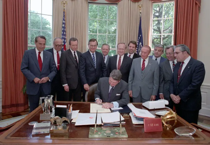 Ronald Reagan signing the Firearms Owners' Protection Act of 1986