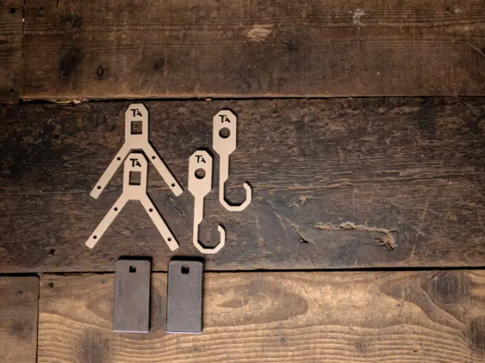 Conduit Sides and Hooks with two Postcard Gongs Conduit Sides and Hooks with two Postcard Gongs