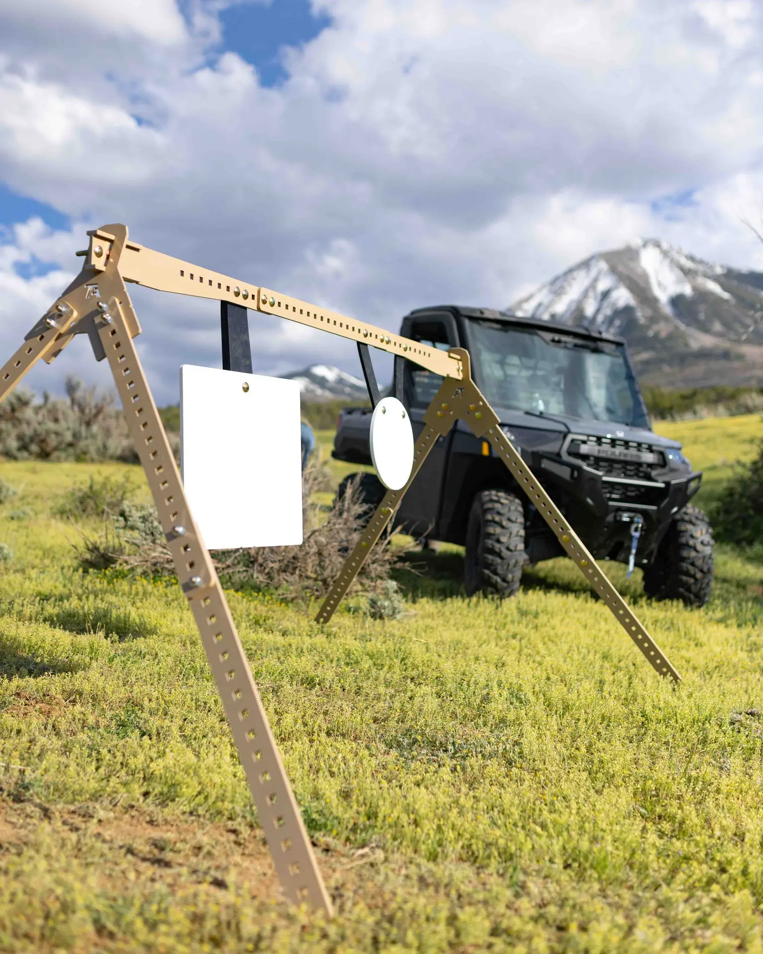 Portable Armored Deluxe Plate Rack Armored Deluxe Plate Rack with two large AR550 Gongs