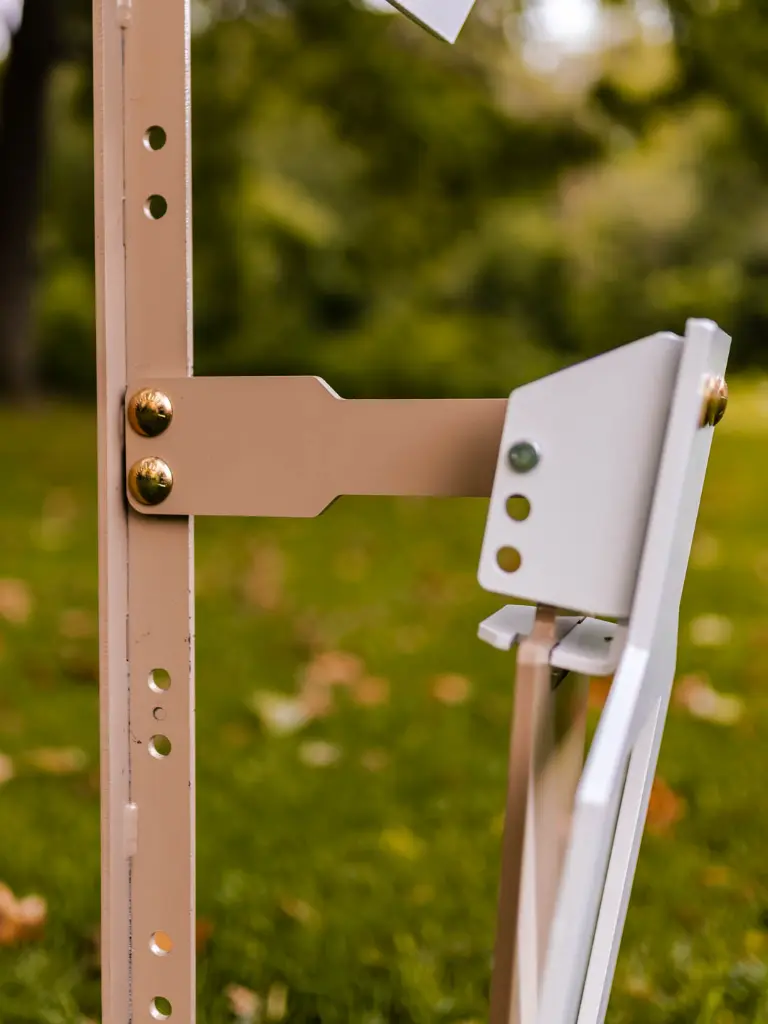 A-DAP T-POST MIDDLE MOUNT 4X3 XLR-2.webp