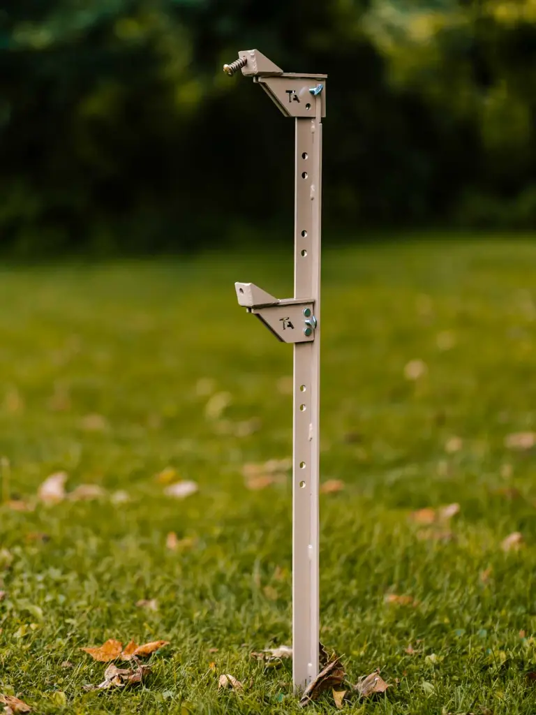 HD T-POST MOUNT 4X3 XLR-21.webp