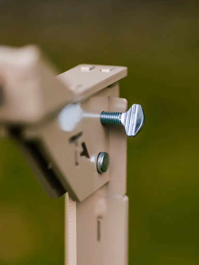 HD T-POST MOUNT 4X3 XLR-15.webp