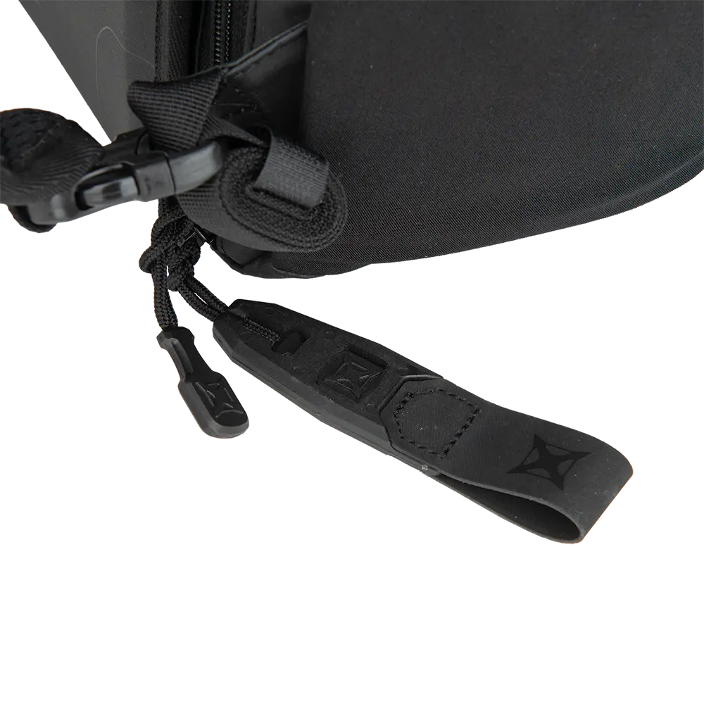 VTX5305IBK Urban Ghost Sling 20L Pull Tab_000.webp
