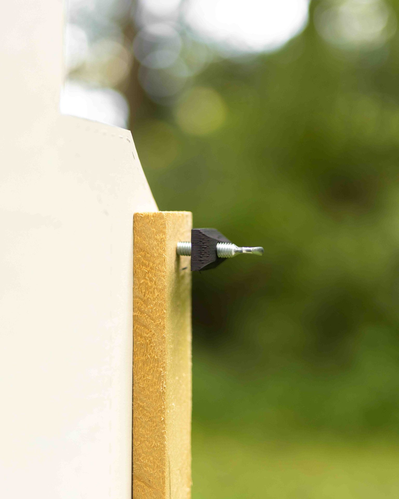 Thumb-Screw-Tighting-Clamp.webp