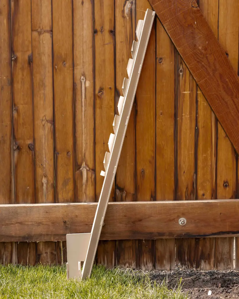 FALLING TREE UPRIGHT