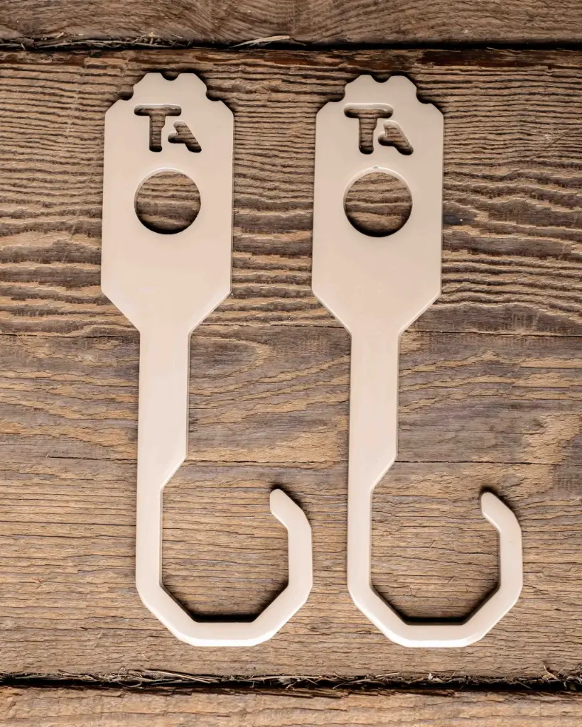 Conduit Gong Hooks